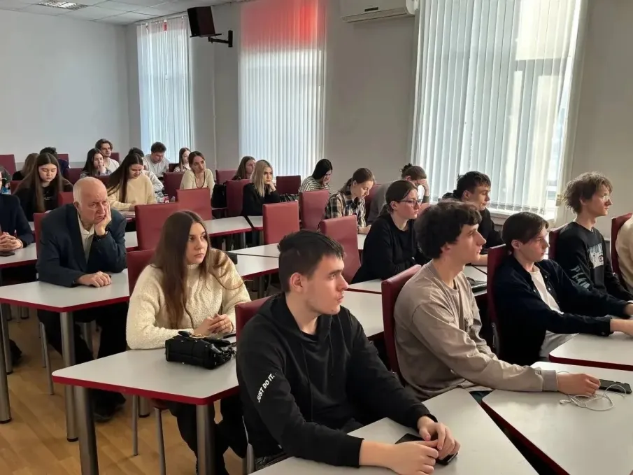 НИУ Президентской академии проводит бесплатное обучение в рамках нацпроекта «Кадры»